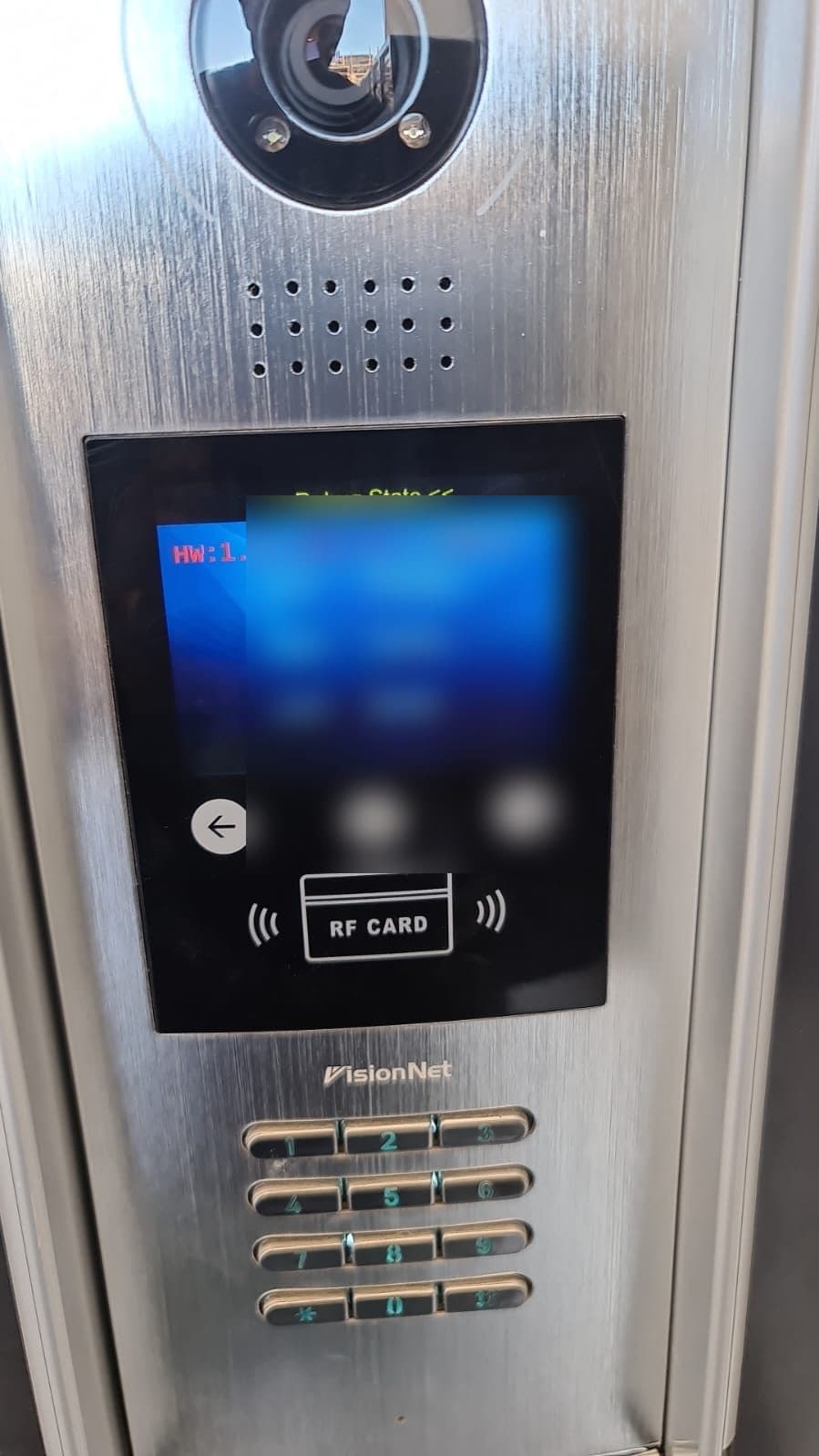 פנל אינטרקום VisionNet עם מסך, מקלדת וקורא קרבה